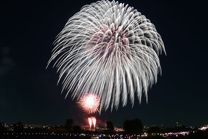 「いたばしの 天までとどいた 大花火」
