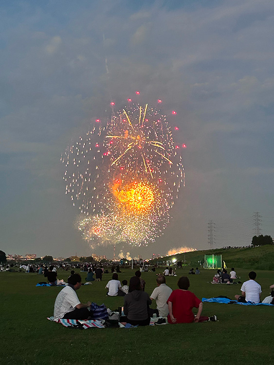 「空に浮かぶ万華鏡」