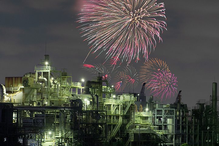 「工場夜景と花火大会」